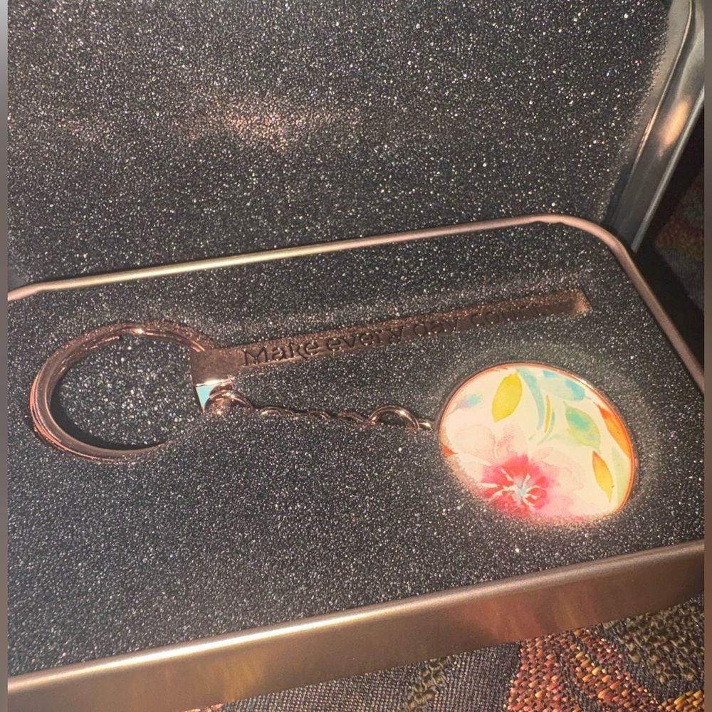 Make Everyday Count Keyring New in Tin - Picture 6 of 6